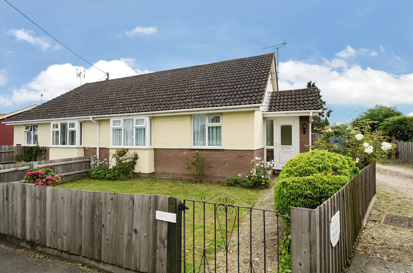 2 bedroom semi detached bungalow for sale Ongar Road, Dunmow, CM6, main image