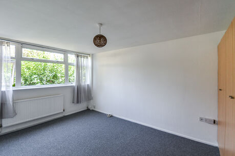 Flat to rent, Available unfurnished from 22/01/2025