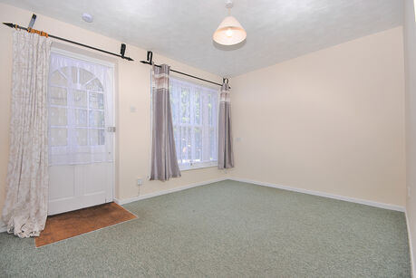 1 bedroom mid terraced house to rent, Available unfurnished from 28/12/2024