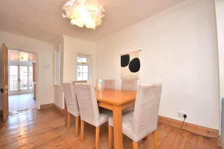 3 bedroom mid terraced house to rent, Available furnished from 22/11/2024