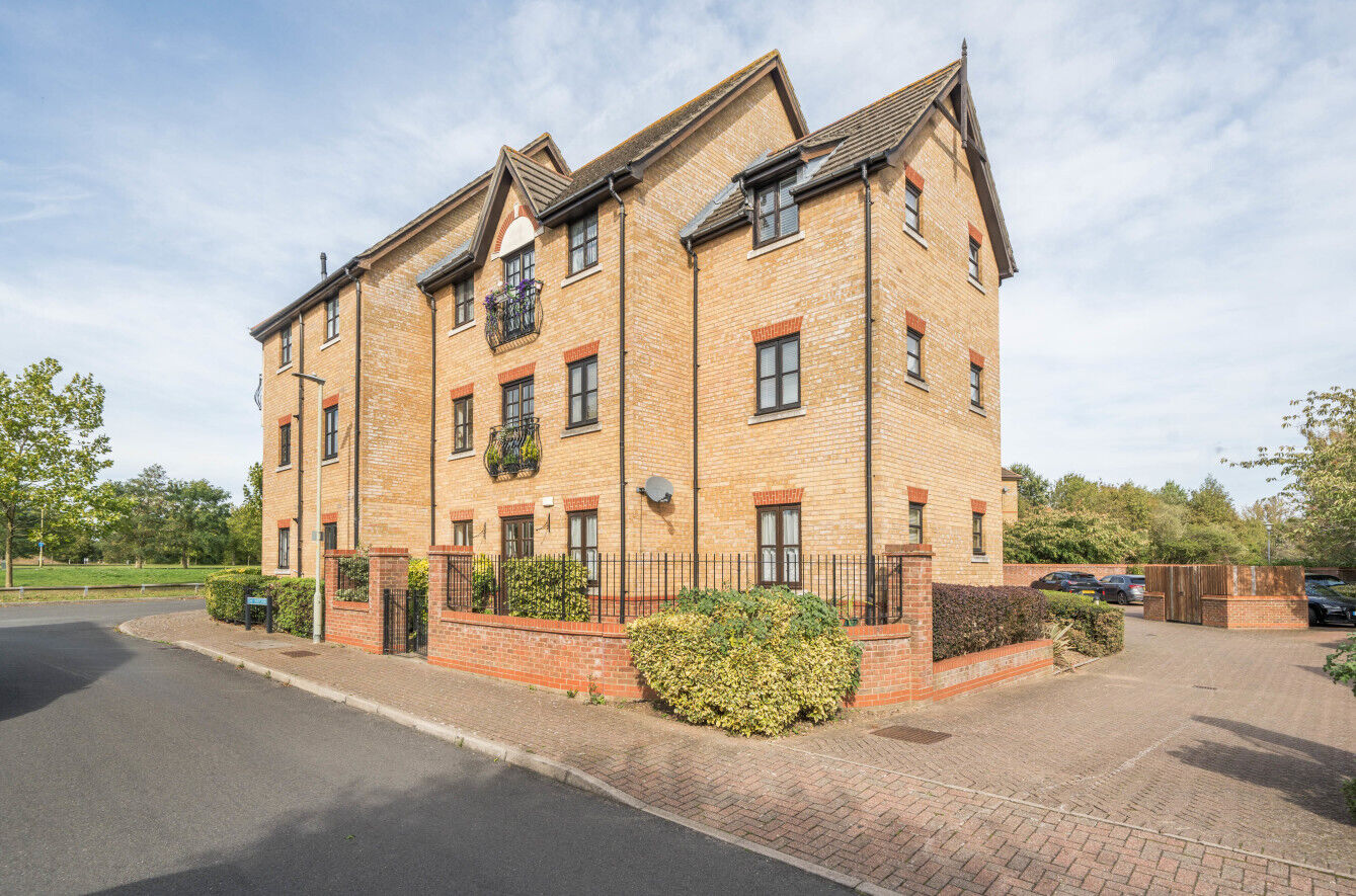 2 bedroom  flat for sale Dyers Court, Bishop's Stortford, CM23, main image