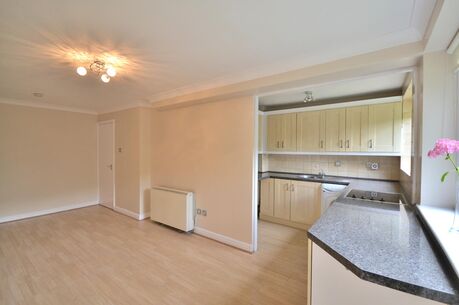 1 bedroom  flat to rent, Available unfurnished from 17/03/2025