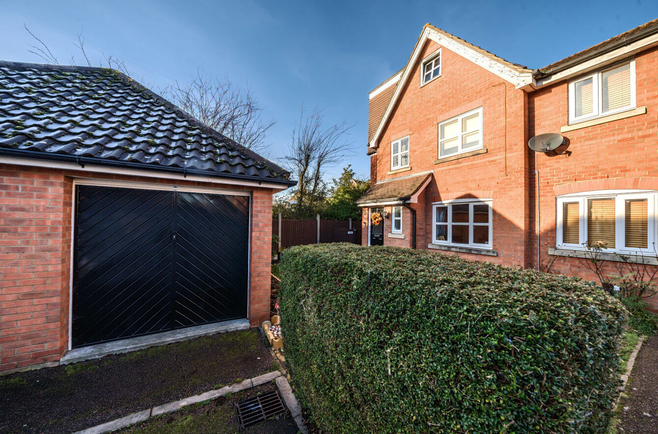 4 bedroom end terraced house for sale Abbeydale Close, Harlow, CM17, main image
