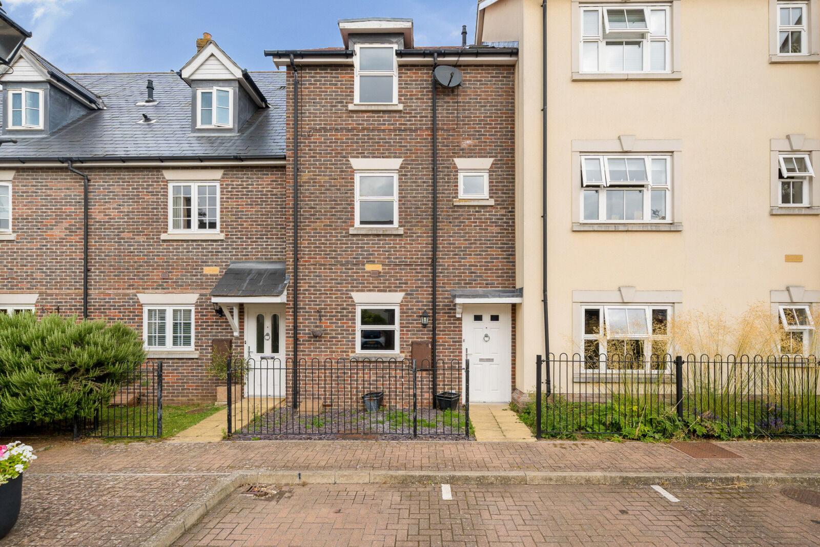 5 bedroom mid terraced house to rent, Available unfurnished from 28/02/2025 Blyth Court, West Road, CB11, main image