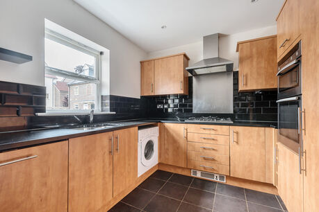 5 bedroom mid terraced house to rent, Available unfurnished from 28/02/2025