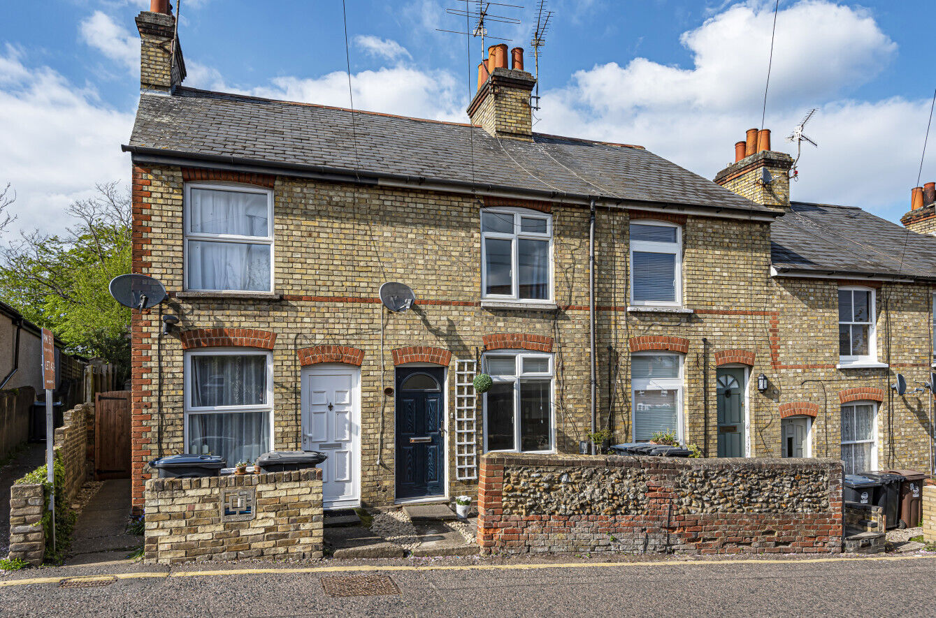 2 bedroom mid terraced house to rent, Available unfurnished from 28/11/2025 New Town Road, Bishop's Stortford, CM23, main image