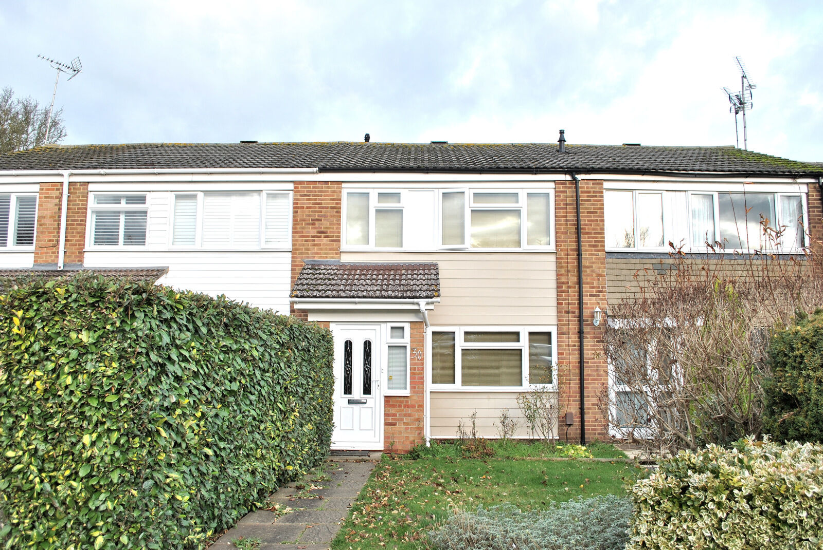 3 bedroom mid terraced house for sale The Crest, Sawbridgeworth, CM21, main image