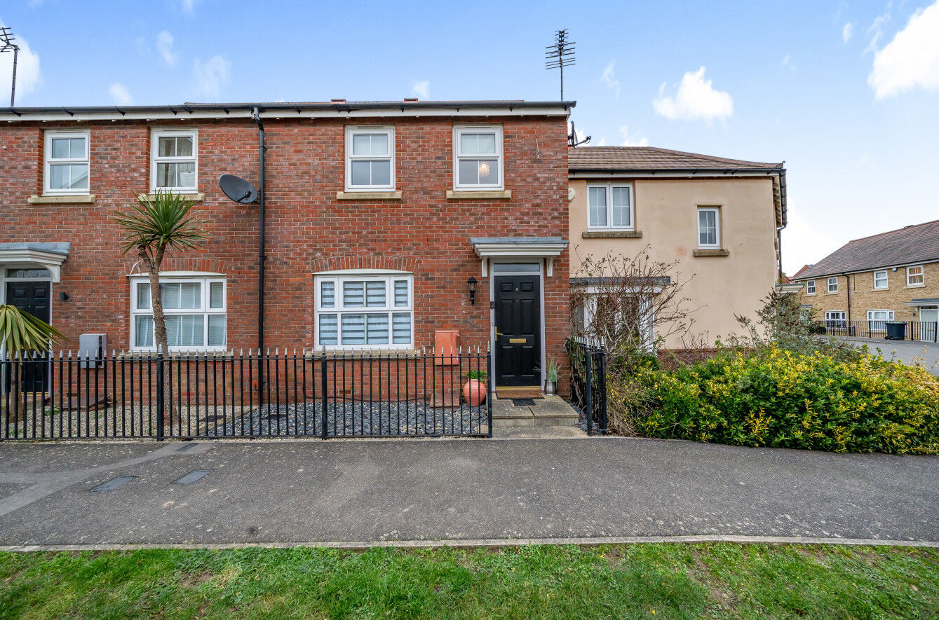 3 bedroom mid terraced house for sale Cromwell Road, Flitch Green, CM6, main image