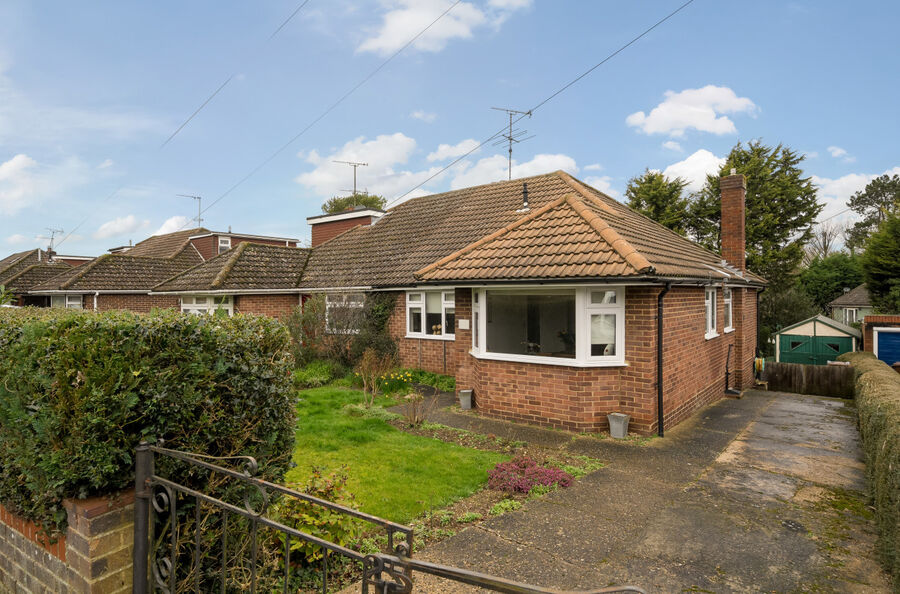 3 bedroom semi detached bungalow for sale