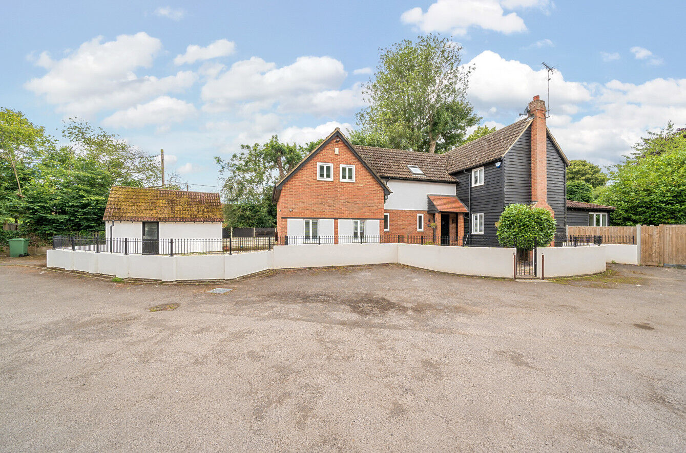 4 bedroom detached house for sale The Green, Braintree, CM7, main image