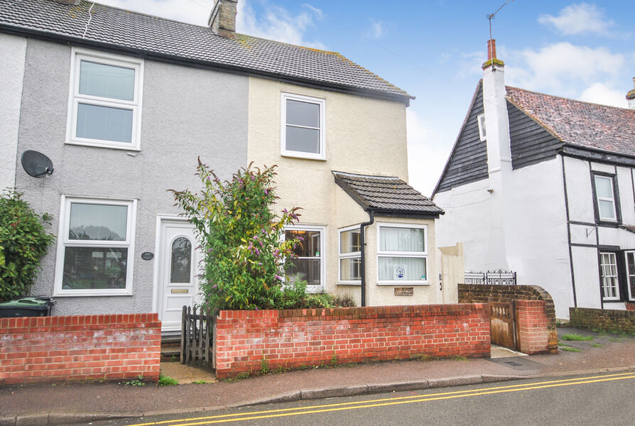 2 bedroom mid terraced house for sale