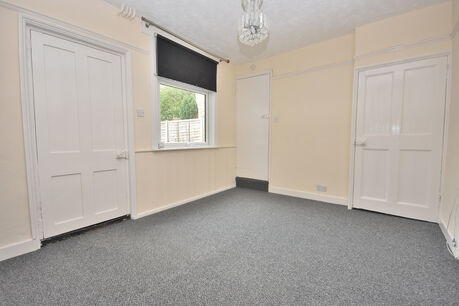 3 bedroom mid terraced house to rent, Available unfurnished from 31/10/2024