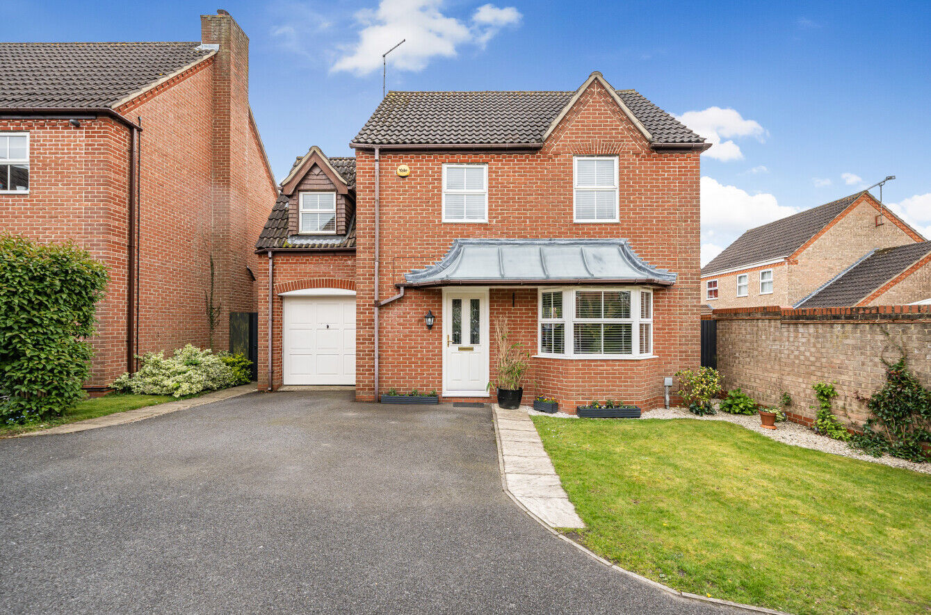 4 bedroom detached house for sale Primrose Close, Bishop's Stortford, CM23, main image