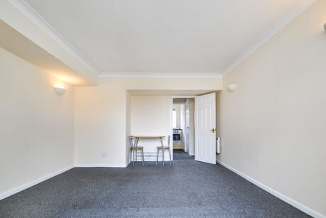 1 bedroom  flat for sale