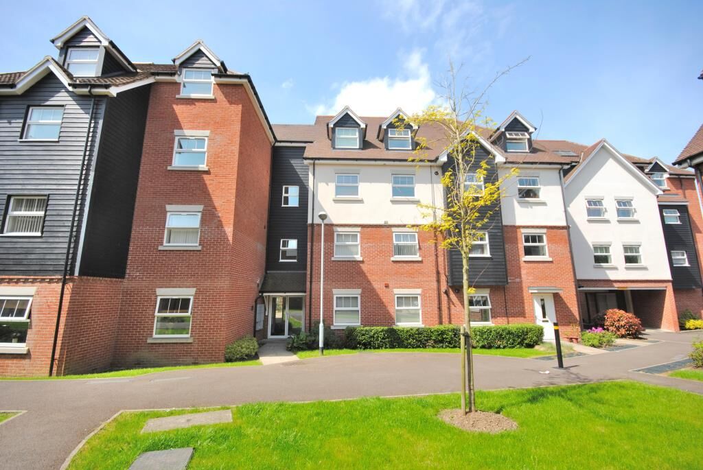 2 bedroom  flat to rent, Available unfurnished from 06/01/2025 Bowling House, Bishops Stortford, CM23, main image