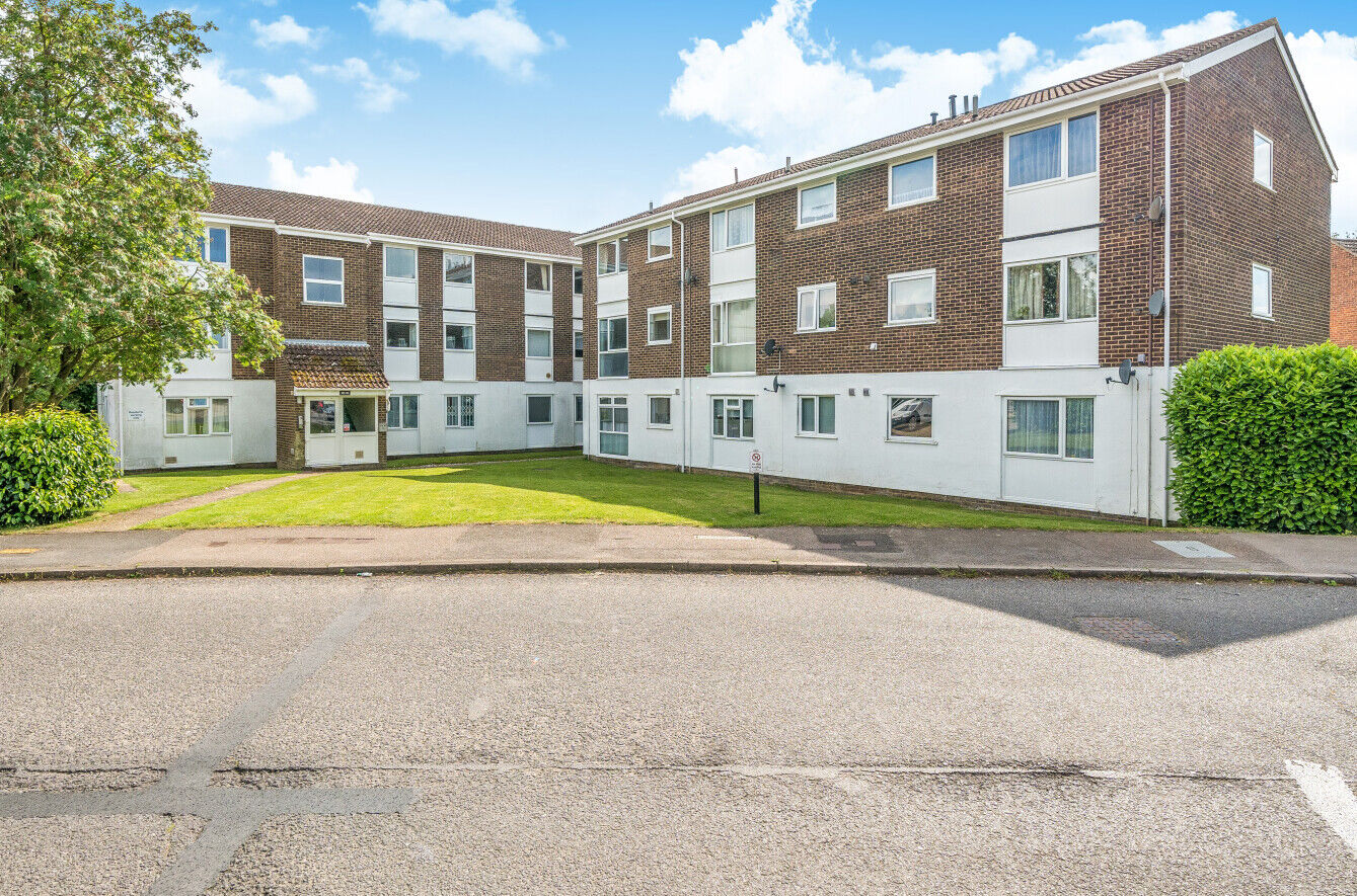 2 bedroom  flat for sale Ross Close, Saffron Walden, CB11, main image