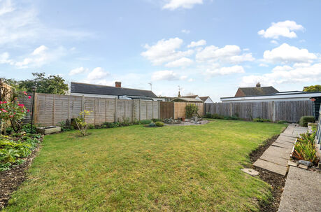 2 bedroom detached bungalow to rent, Available unfurnished from 26/08/2024