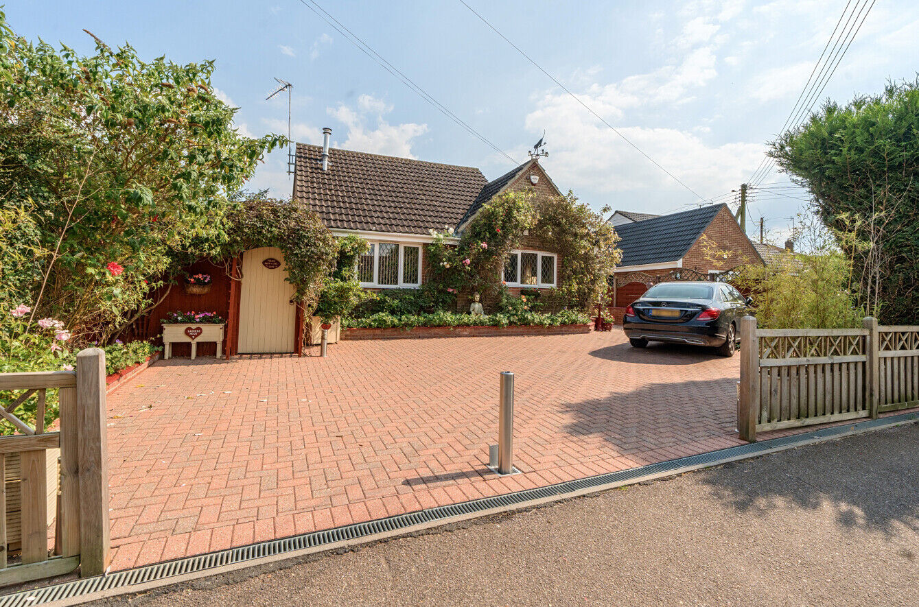 3 bedroom link detached bungalow for sale Mill Road, Kedington, CB9, main image