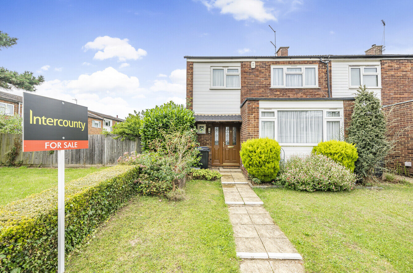 3 bedroom end terraced house for sale Altham Grove, Essex, CM20, main image