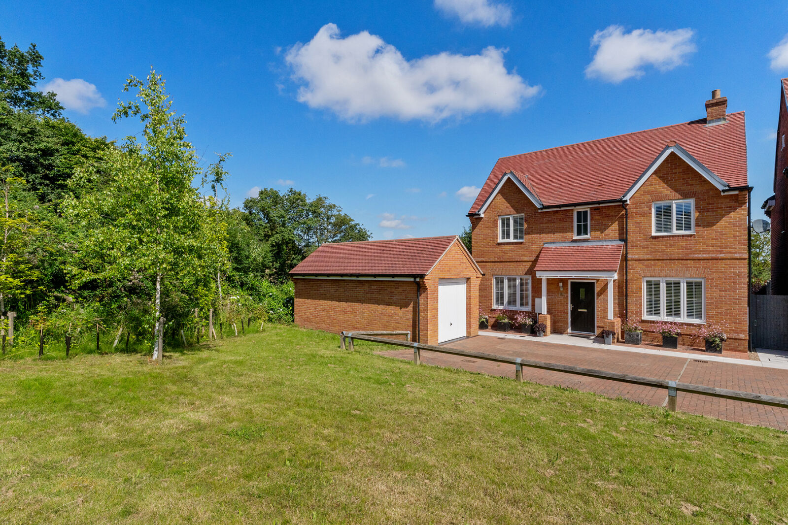 4 bedroom detached house for sale Oxlip Road, Stansted, CM24, main image