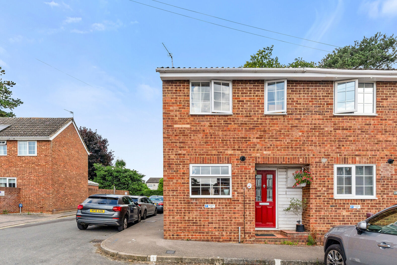 3 bedroom end terraced house for sale Spencer Close, Stansted, CM24, main image