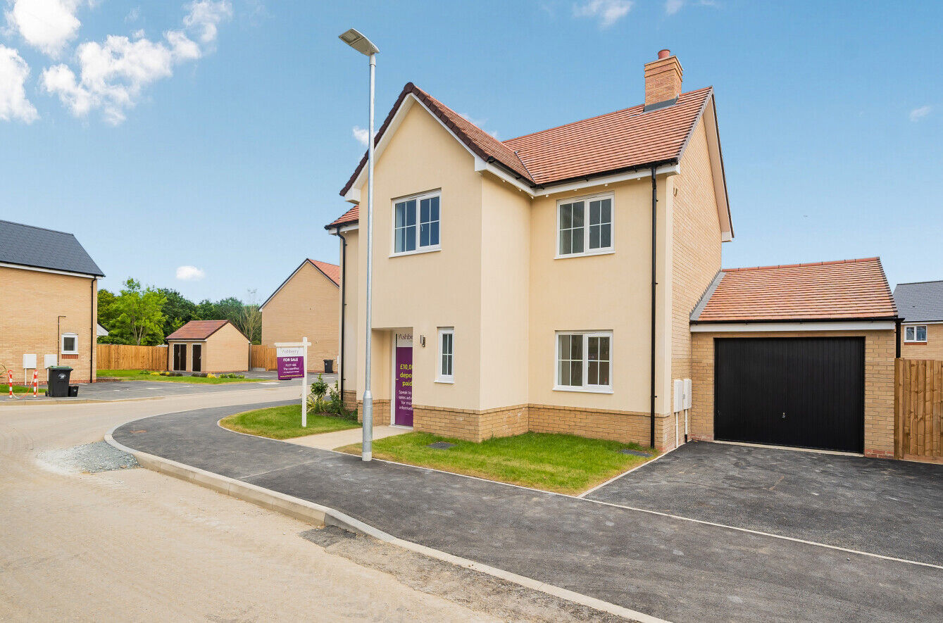 4 bedroom detached house for sale Beaumont Park, Great Dunmow, CM6, main image