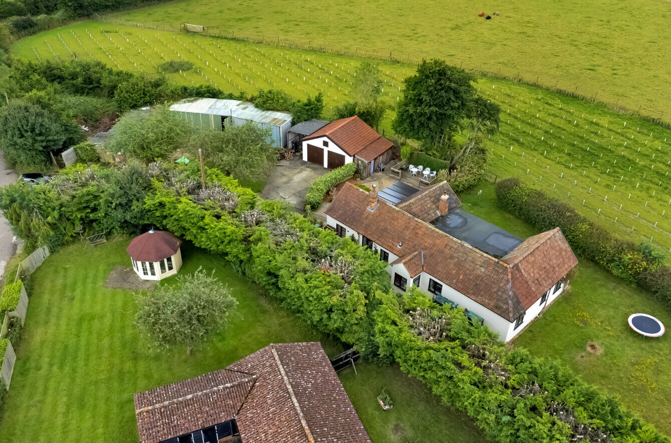 4 bedroom detached bungalow for sale Lower Green, Saffron Walden, CB10, main image