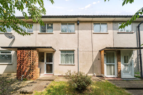 3 bedroom mid terraced house for sale