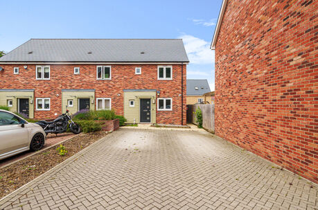 2 bedroom end terraced house for sale