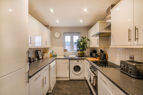 2 bedroom  flat for sale