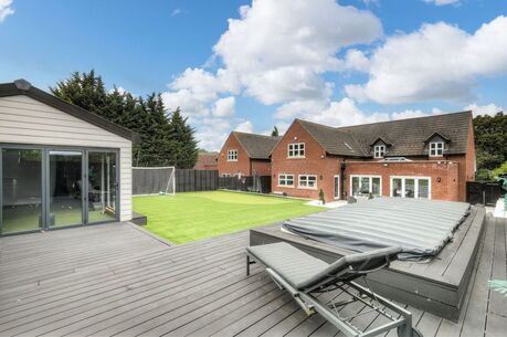 5 bedroom detached house for sale