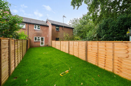 2 bedroom mid terraced house for sale