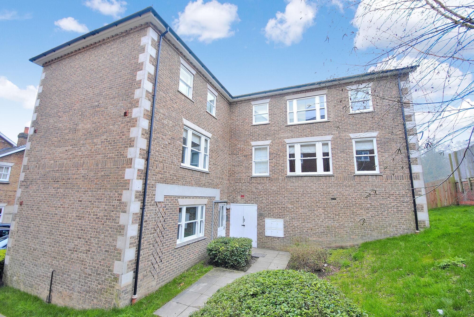 2 bedroom  flat to rent, Available unfurnished from 07/10/2024 Archer Place, Bishop's Stortford, CM23, main image