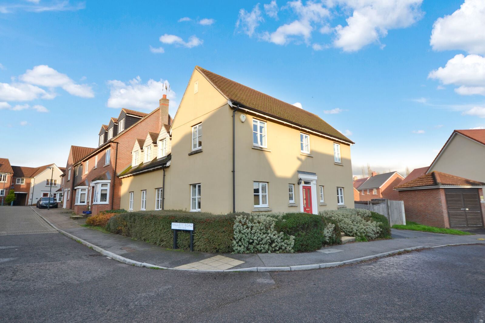 4 bedroom detached house for sale Hallett Road, Great Dunmow, CM6, main image