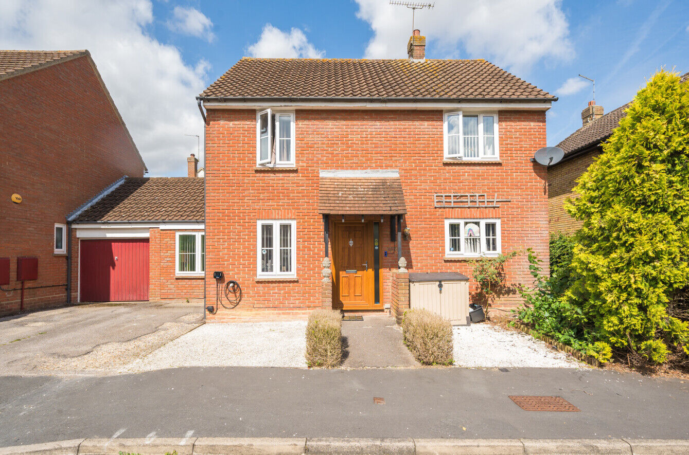 4 bedroom link detached house for sale The Ridings, Bishop's Stortford, CM23, main image