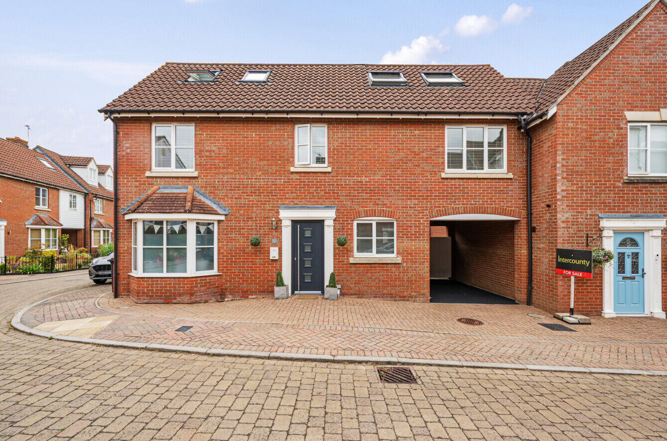 5 bedroom link detached house for sale Hallett Road, Dunmow, CM6, main image