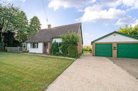 3 bedroom detached bungalow for sale