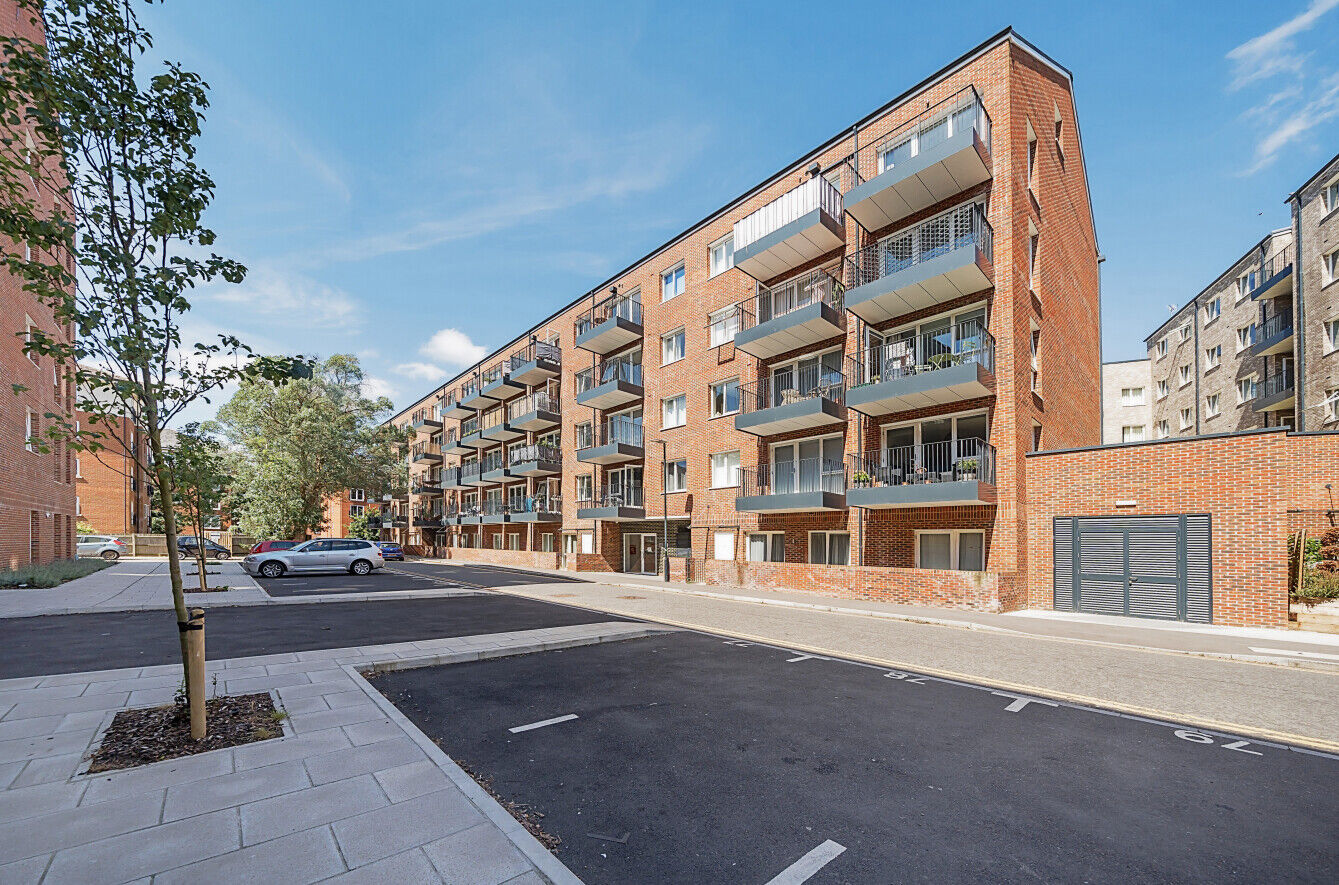 1 bedroom  flat for sale Morton Peto Road, Bishop's Stortford, CM23, main image