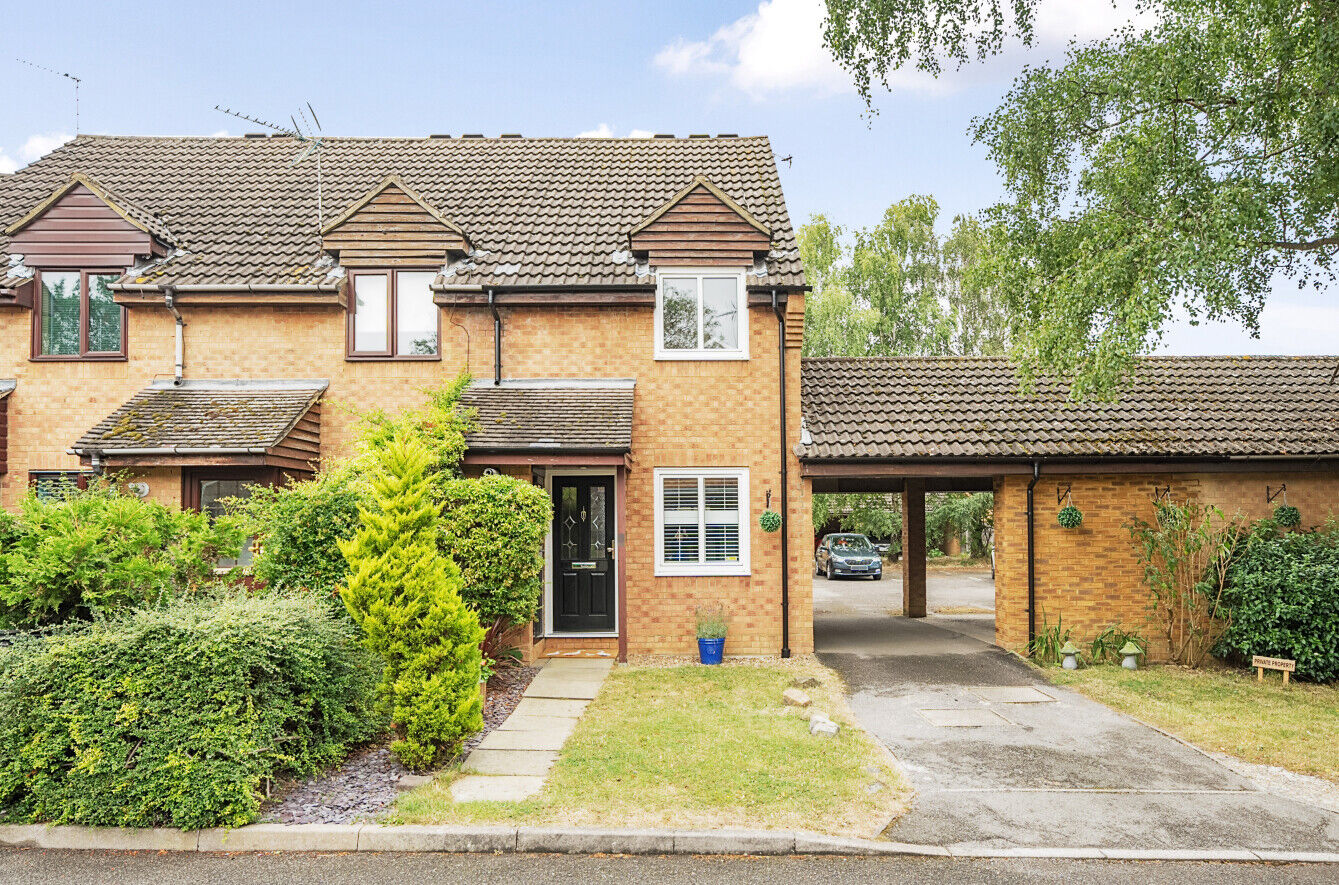 2 bedroom end terraced house for sale Ellenborough Close, Bishop's Stortford, CM23, main image