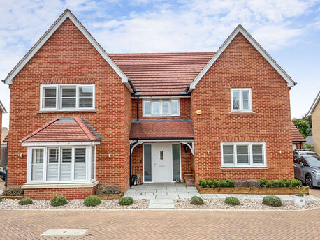 5 bedroom detached house for sale