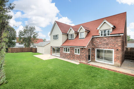 5 bedroom detached house for sale