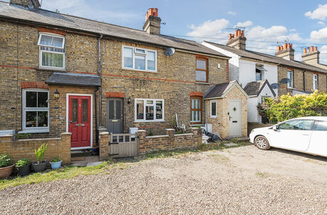 2 bedroom mid terraced house for sale