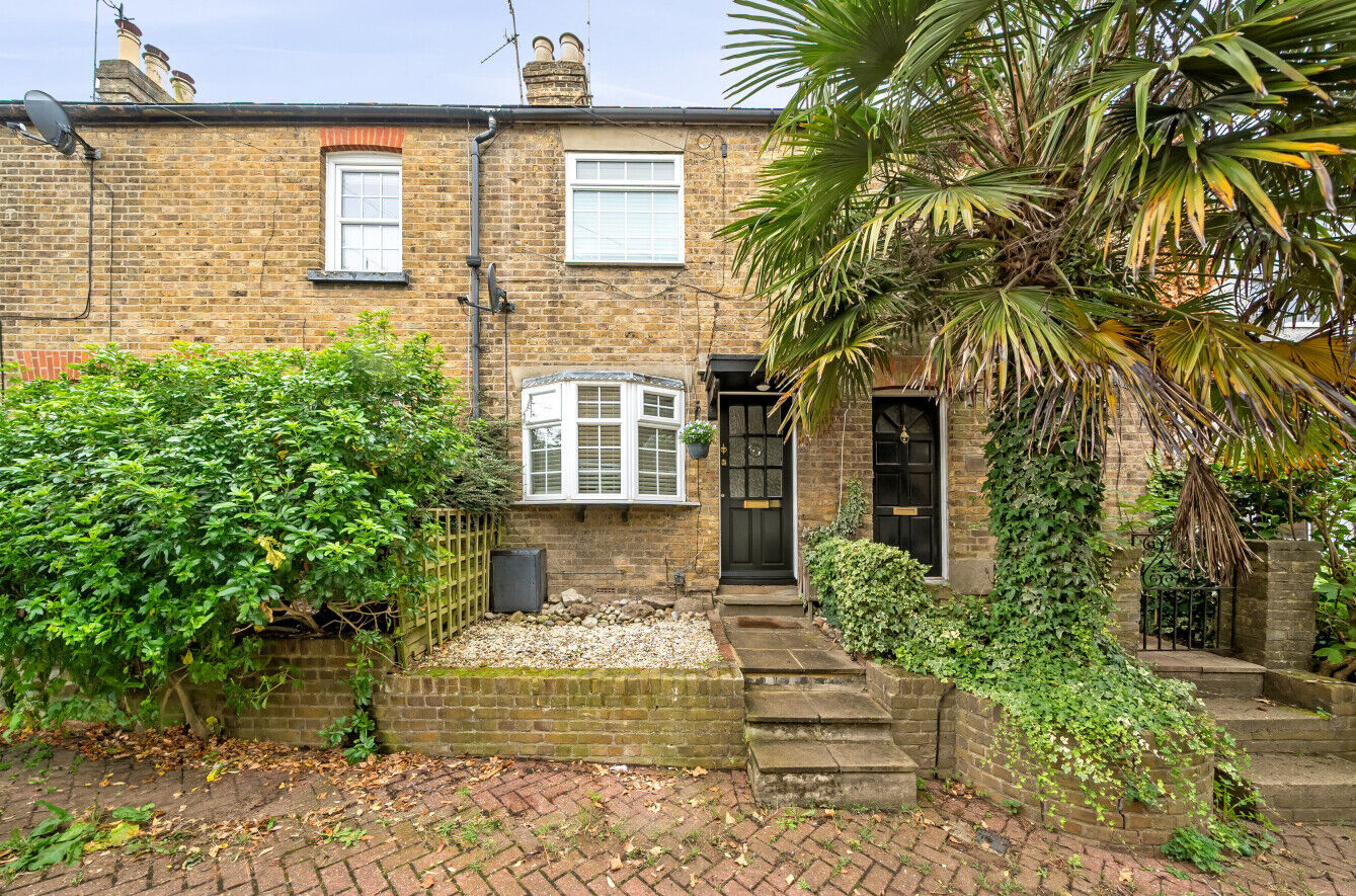 2 bedroom mid terraced house for sale Trinity Street, Bishops Stortford, CM23, main image