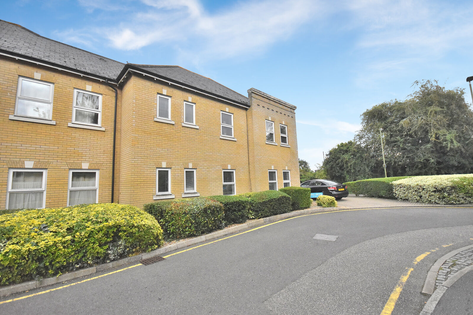 2 bedroom  flat to rent, Available unfurnished from 05/10/2024 Cavell Drive, Bishop's Stortford, CM23, main image