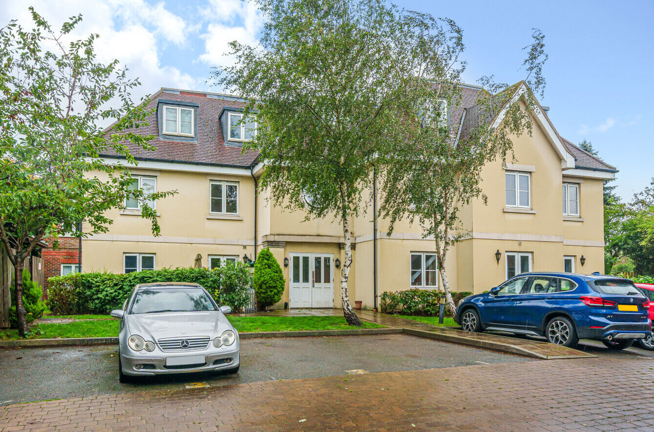 2 bedroom  flat to rent, Available unfurnished now Whareatea Court, Bishop`s Stortford, CM23, main image