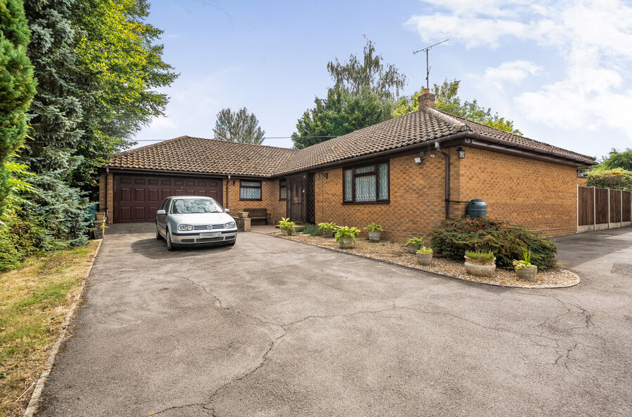 4 bedroom detached bungalow for sale