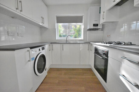 2 bedroom  flat to rent, Available unfurnished from 02/10/2024