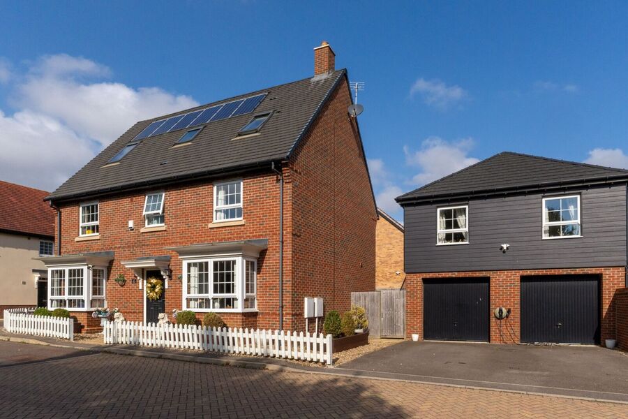 7 bedroom detached house for sale