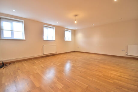 2 bedroom  flat for sale