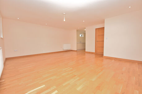 2 bedroom  flat for sale